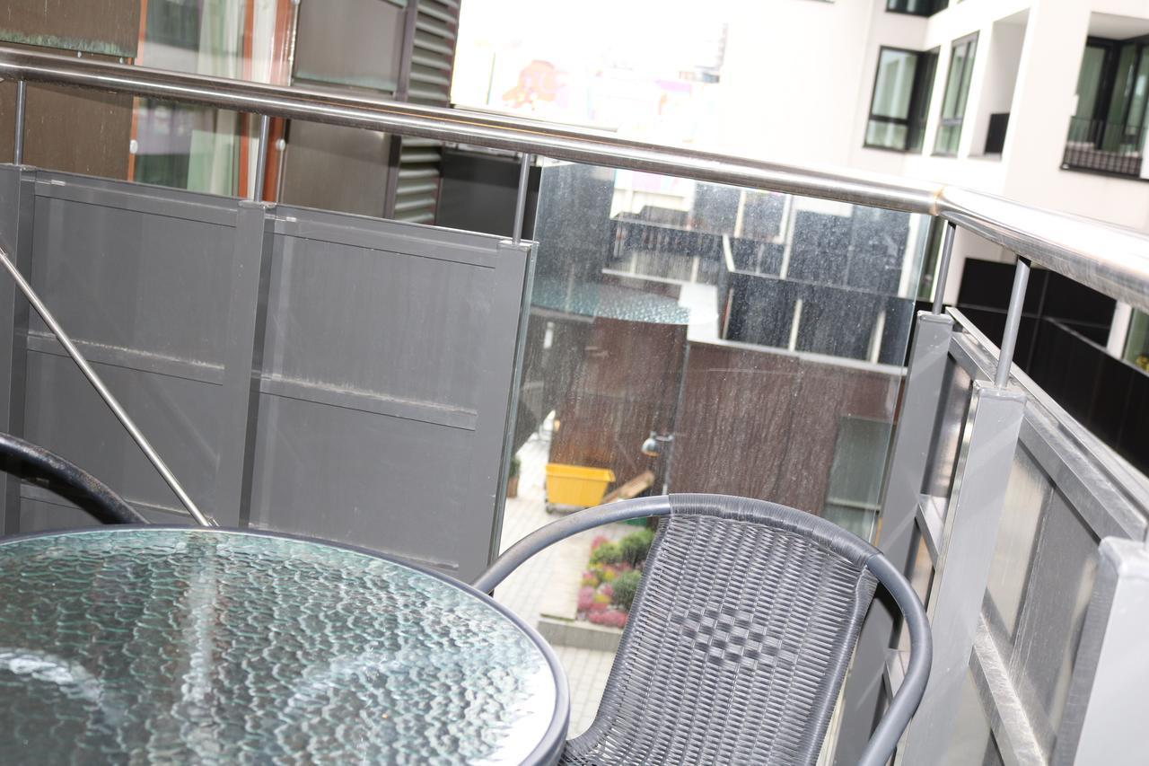 Large Modern 1 Bedroom With Balcony Lägenhet Oslo